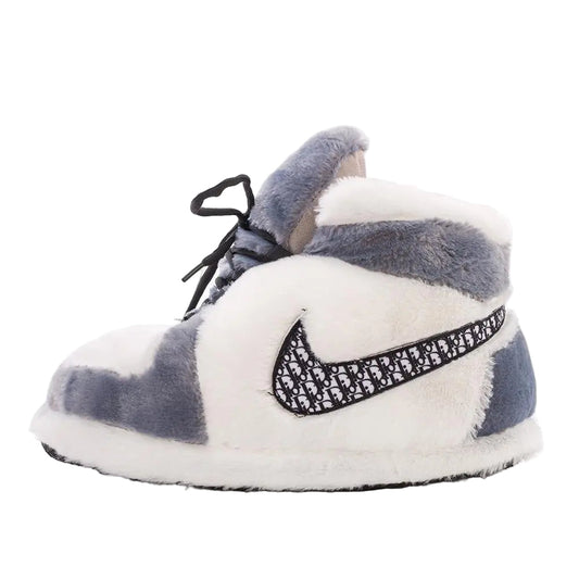 Unisex slippers made from premium faux fur and ultra plush foam for ultimate comfort, perfect for indoor and outdoor use.
